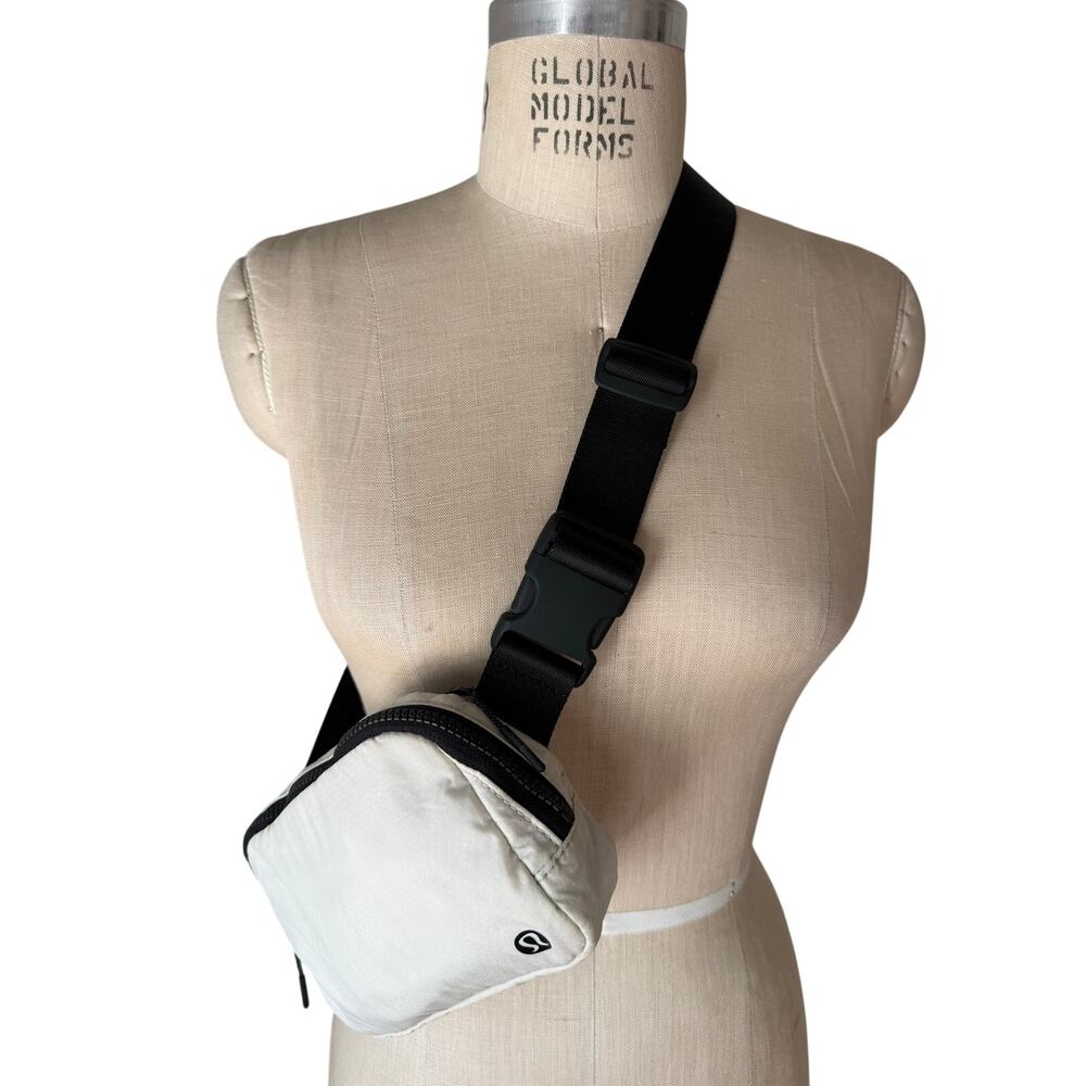Lululemon Everywhere Belt Bag in White Opal & Black